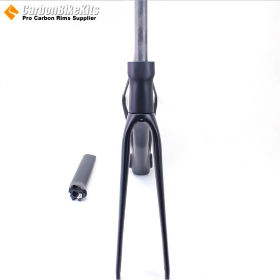 CFM0038 Leichter Carbon-Rennradrahmen mit C-Bremse PF30 Doppel-Loch CFM0038 Leichter Carbon-Rennradrahmen mit C-Bremse PF30 Doppel-Loch